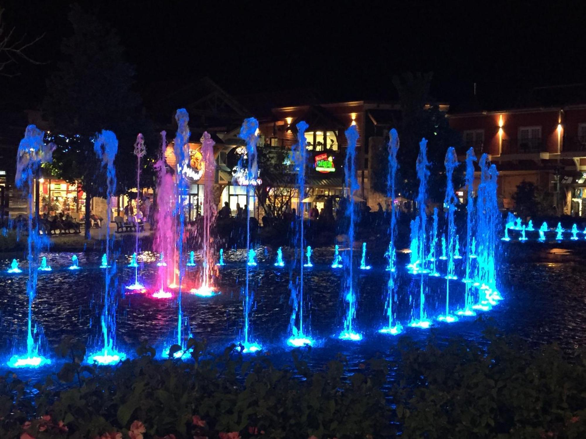 Rest Assured, Wifi, 1089 Free Tickets Each Paid Day, Dollywood And More Pigeon Forge Room photo